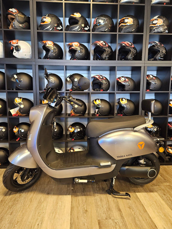 YADEA M6L ELEKTRICHE BROMSCOOTER