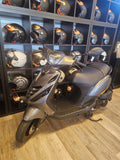 PIAGGIO ZIP SP DESIGN AGAAT GRIJS BROMSCOOTER