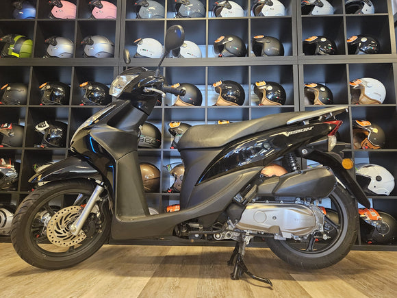 HONDA VISION BROMSCOOTER